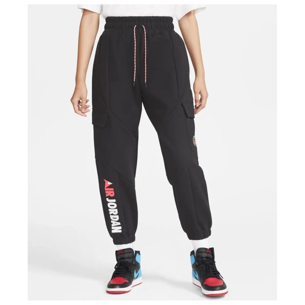 Air Jordan Women’s Mountainside Pants in Black Size Small